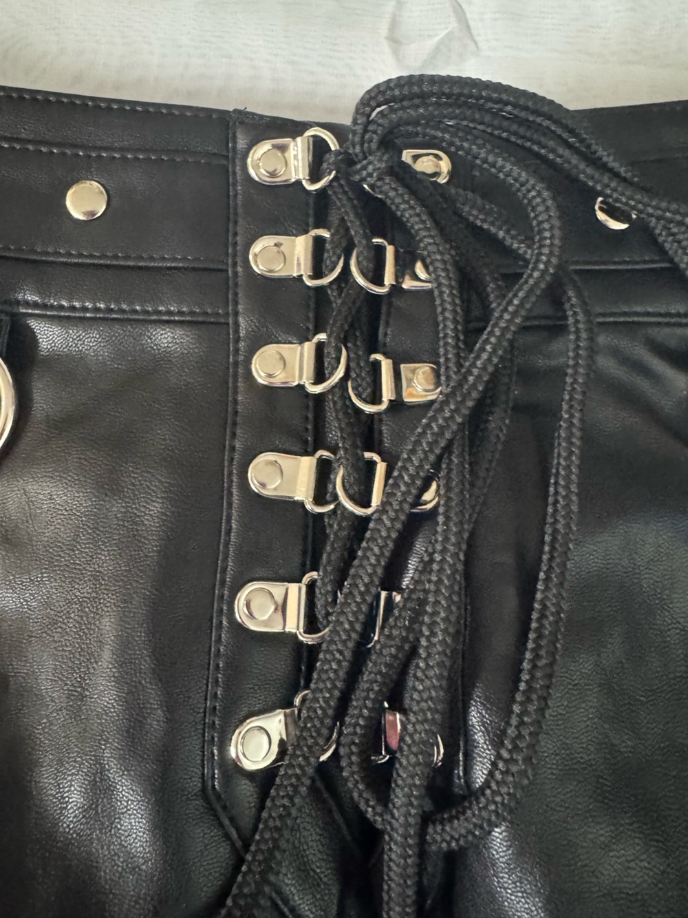 DollsKill.com WIDOW Black Faux Leather shorts, short w/ Chain Accents - NWOT - S - Picture 2 of 11